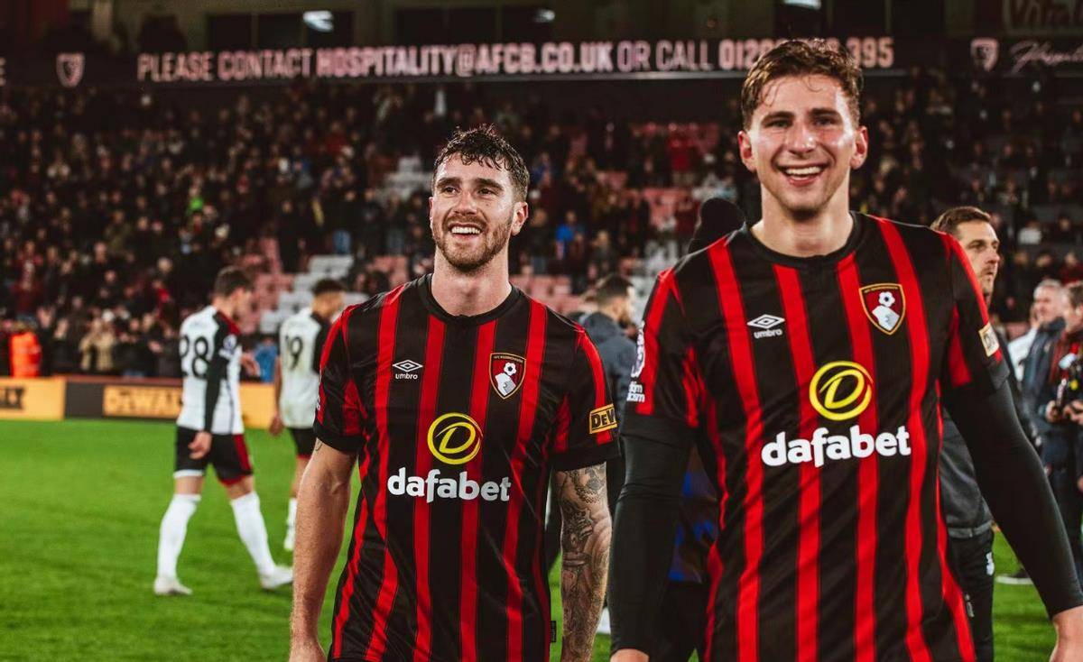 伯恩茅斯主场不敌诺里奇,夺冠形势渺茫的简单介绍 伯恩茅斯主场不敌诺里奇,夺冠形势渺茫的简单介绍