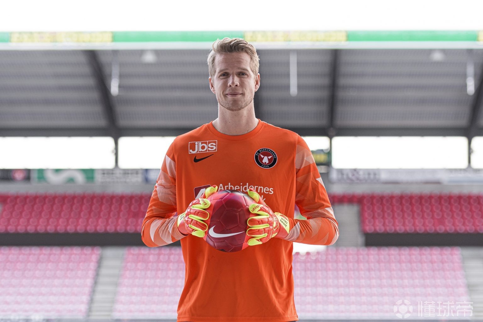 甘冈门将神勇,帮助球队战平对手 甘冈门将神勇,帮助球队战平对手