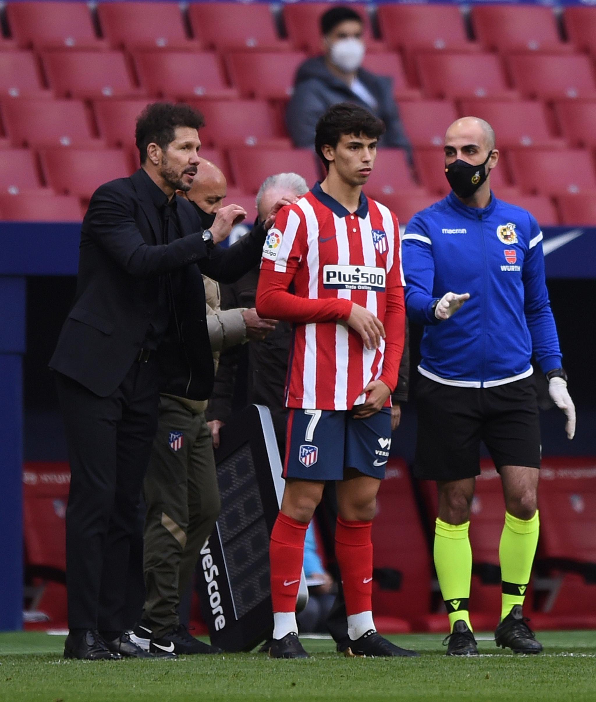 甘冈门将神勇,帮助球队战平对手 甘冈门将神勇,帮助球队战平对手