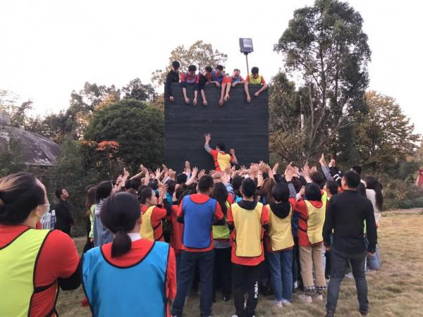 包含卡利亚里球员集体亮相公益活动,展现团队力量的词条 包含卡利亚里球员集体亮相公益活动,展现团队力量的词条