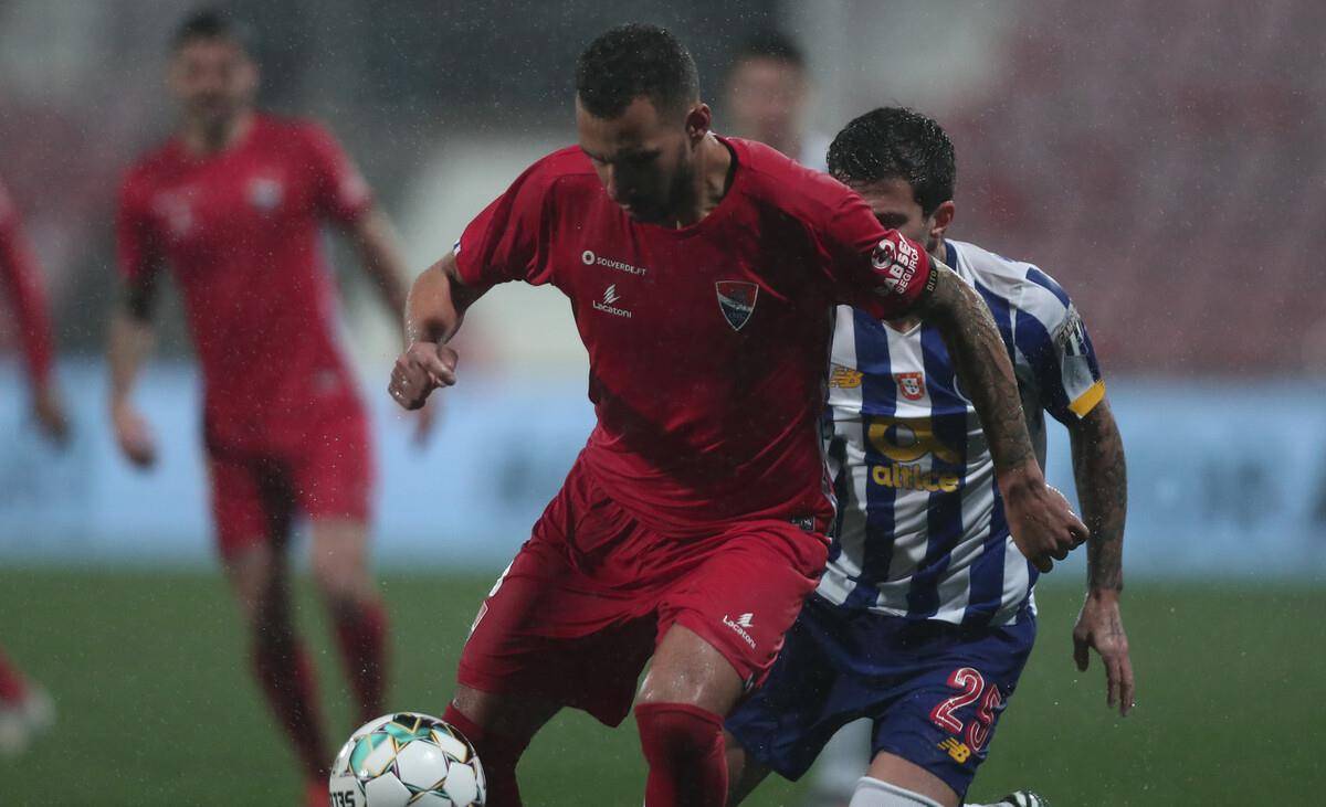 锡耶纳客场击败卡利亚里,保持不败 锡耶纳客场击败卡利亚里,保持不败