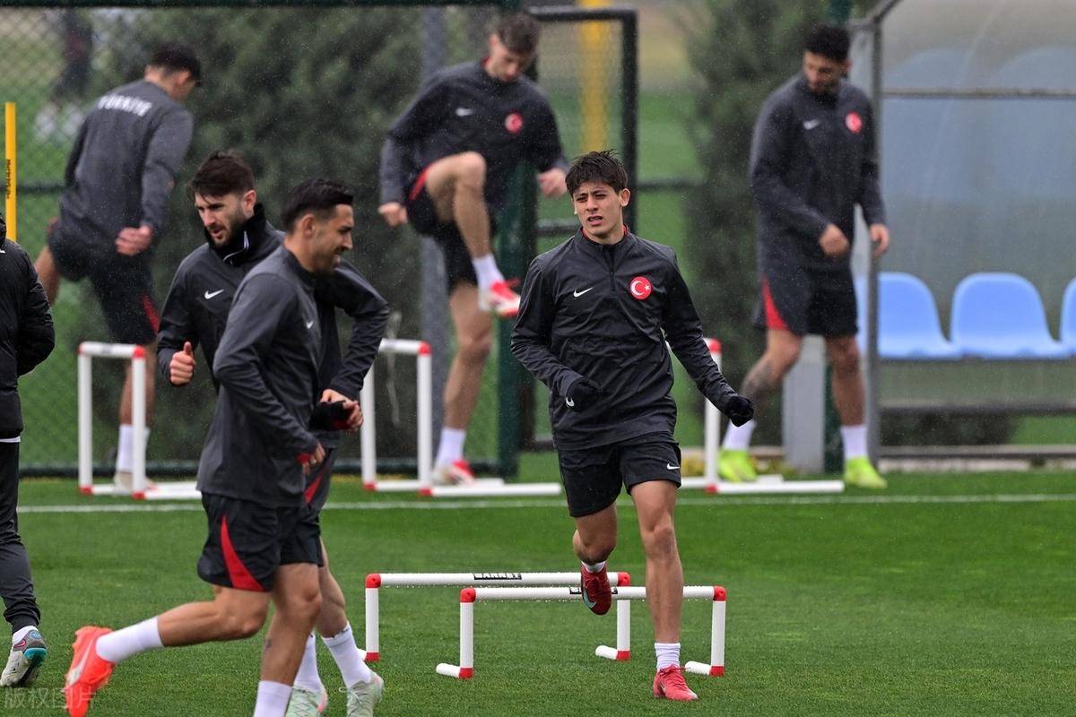 包含匈牙利队在欧国联比赛中遭遇困境的词条 包含匈牙利队在欧国联比赛中遭遇困境的词条