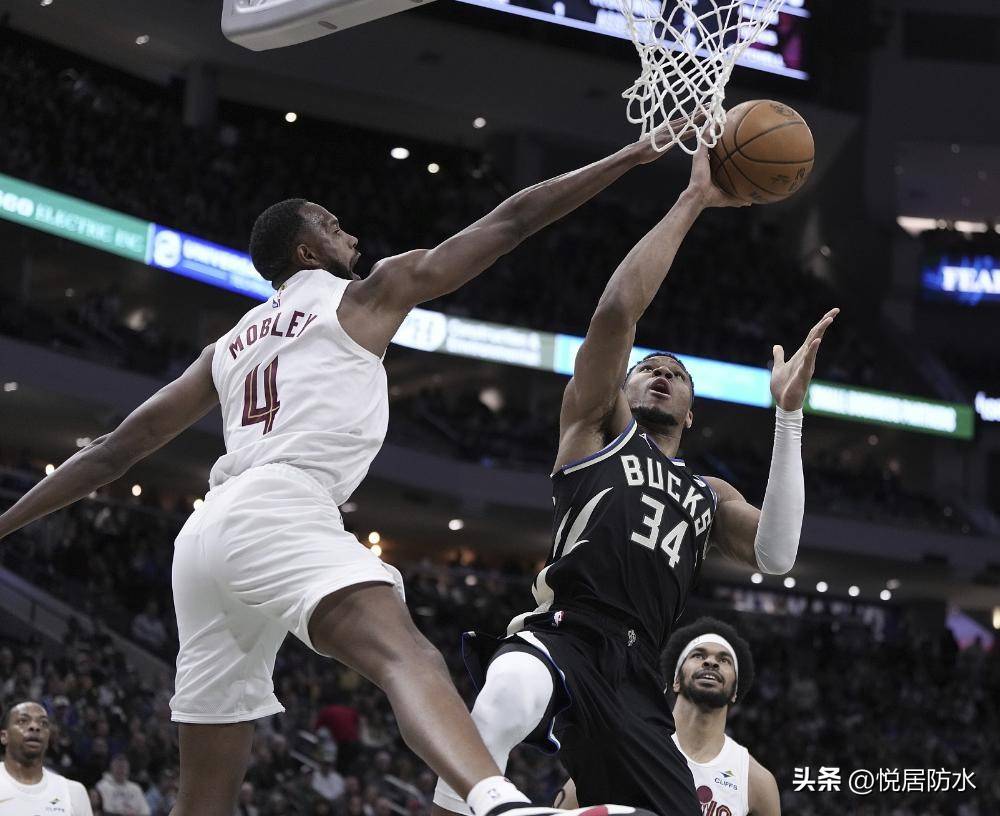 雄鹿内线战术赢得赞誉,球队势不可挡的简单介绍 雄鹿内线战术赢得赞誉,球队势不可挡的简单介绍