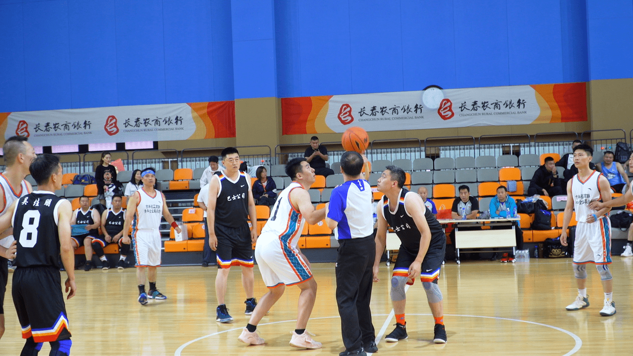 长春队在比赛中展现出团结合作的力量 长春队在比赛中展现出团结合作的力量