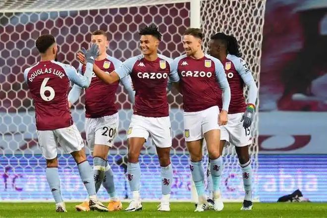 阿斯顿维拉逆转胜利,球迷疯狂欢呼的简单介绍 阿斯顿维拉逆转胜利,球迷疯狂欢呼的简单介绍