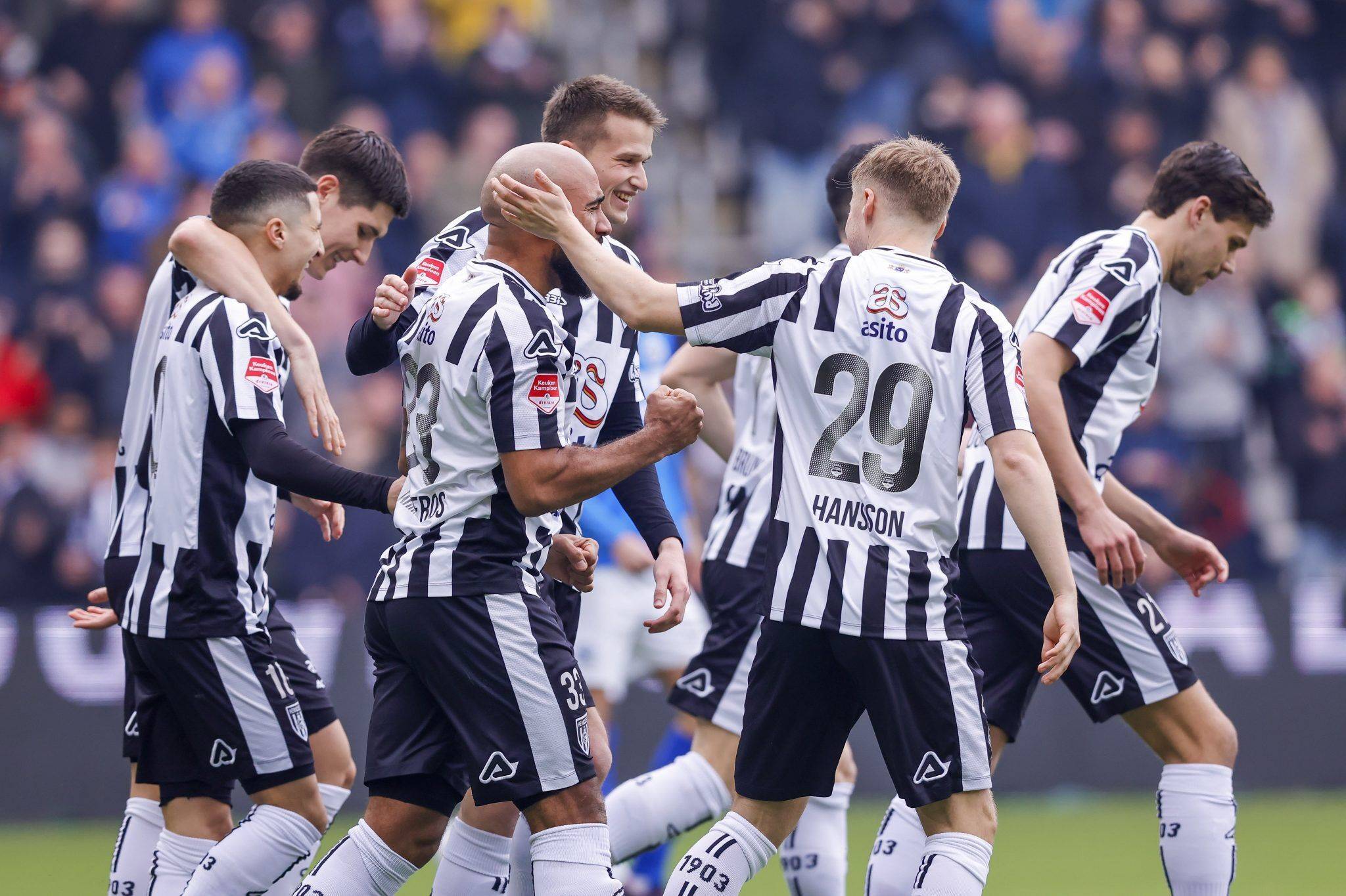 切尔西备战对阵阿贾克斯,势必全力争夺胜利 切尔西备战对阵阿贾克斯,势必全力争夺胜利