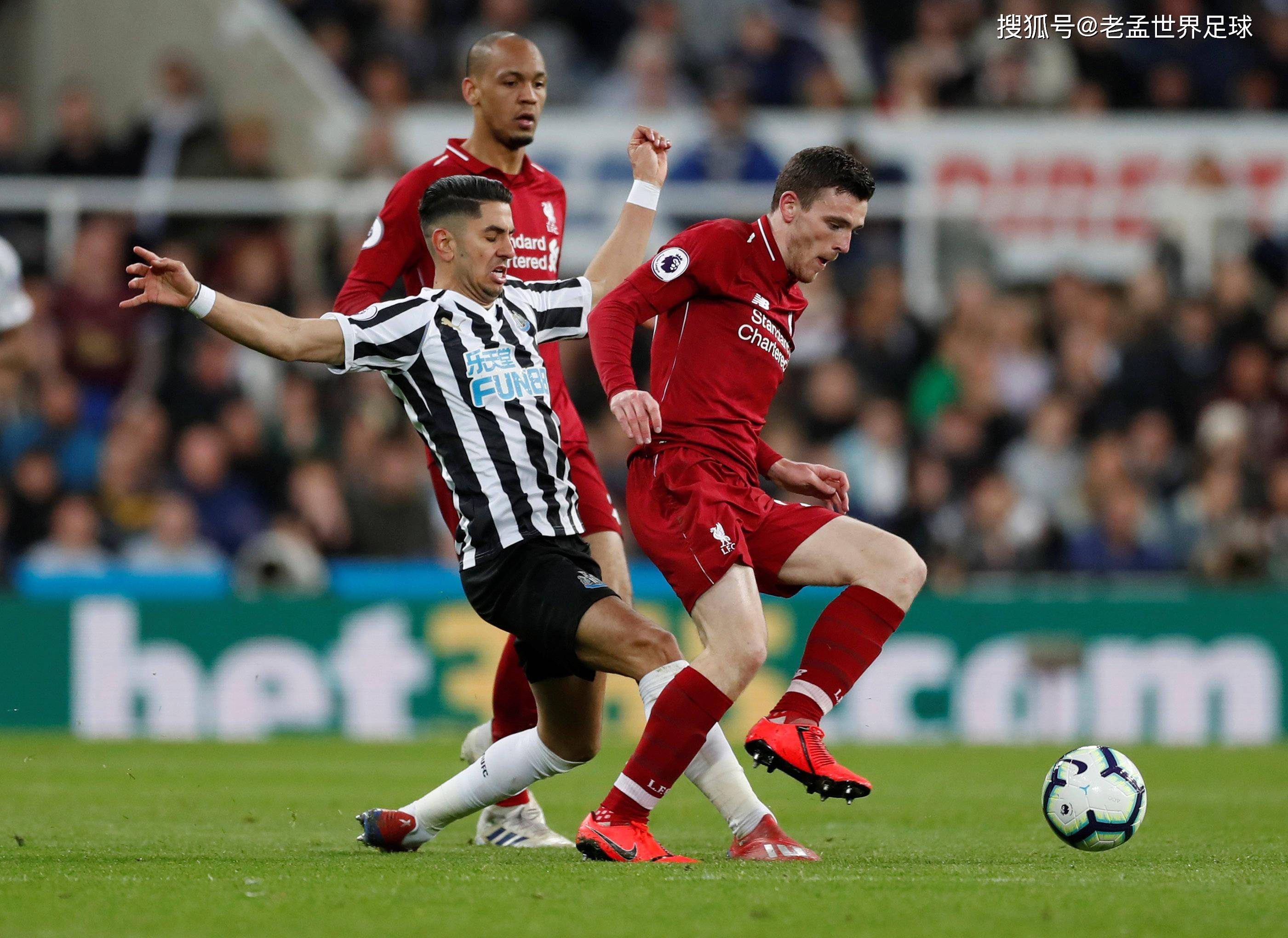 一场竞技激烈的足球大战,看谁能在关键时刻出彩! 一场竞技激烈的足球大战,看谁能在关键时刻出彩!