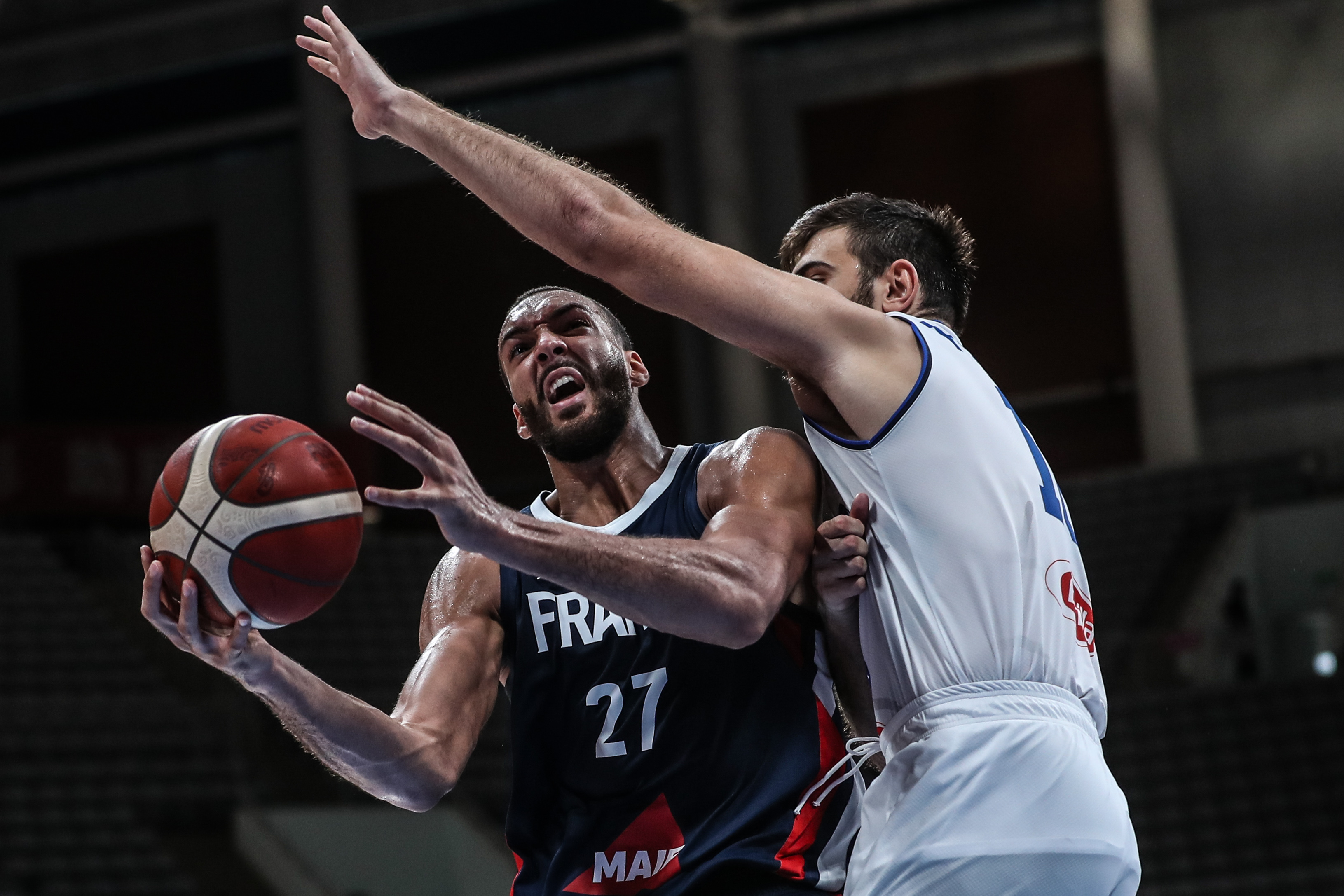 关于法国篮球联赛揭幕战落幕,球员们展现出色表现的信息 关于法国篮球联赛揭幕战落幕,球员们展现出色表现的信息