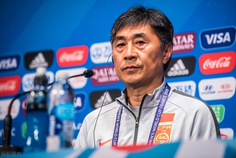 包含西班牙队长突然宣布退出国家队,球迷遗憾不已的词条 包含西班牙队长突然宣布退出国家队,球迷遗憾不已的词条