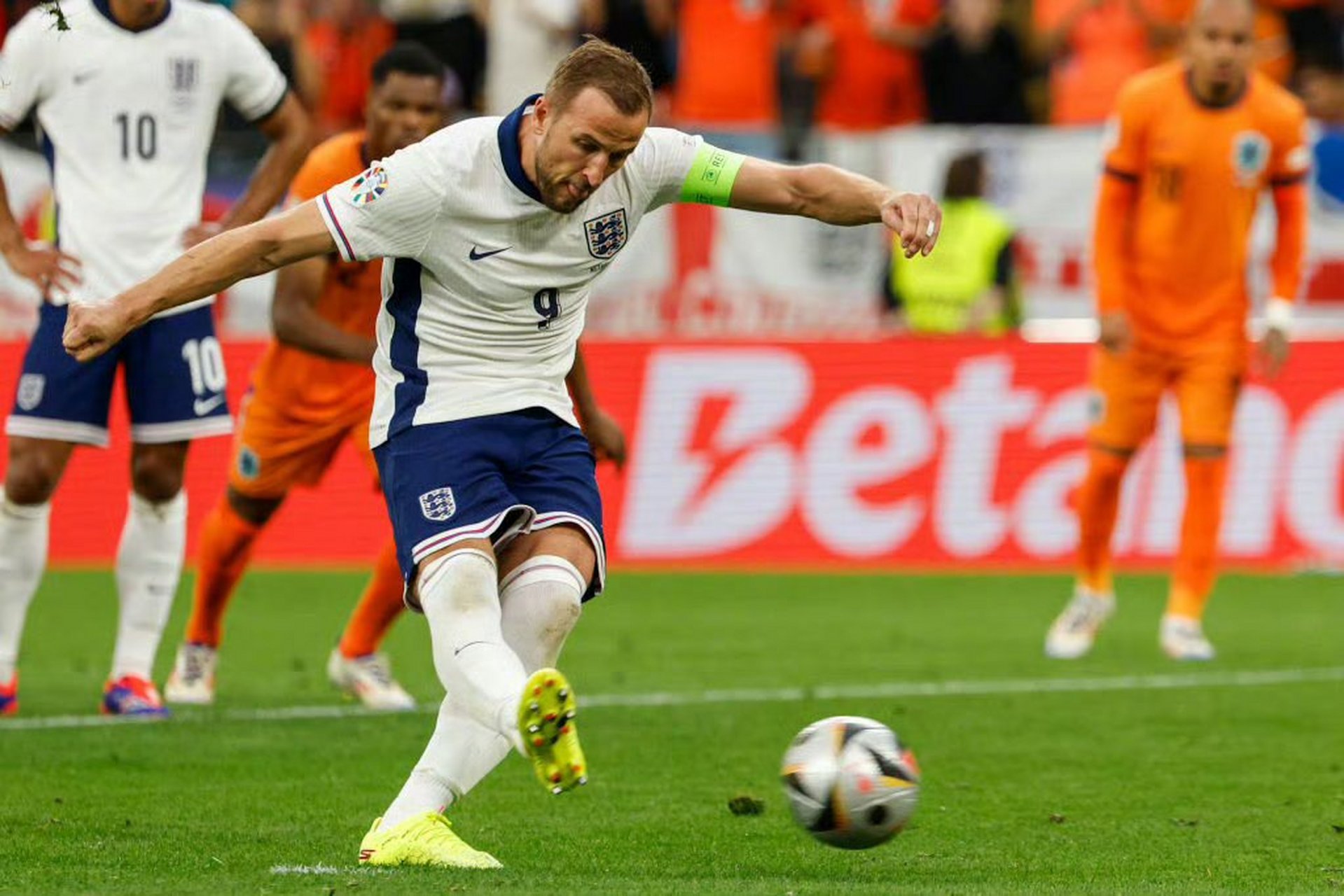 英格兰大胜俄罗斯,晋级欧洲杯半决赛 英格兰大胜俄罗斯,晋级欧洲杯半决赛