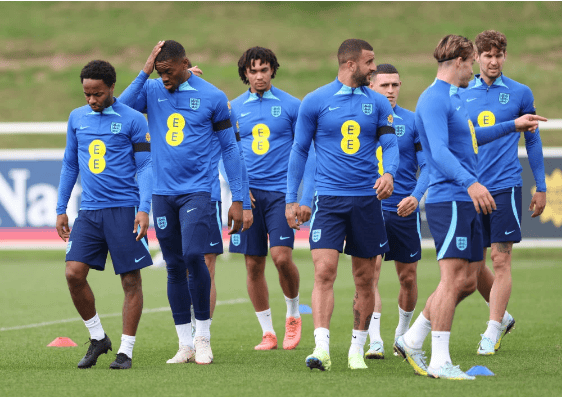 希腊国家队在比赛中表现出色,成功晋级 希腊国家队在比赛中表现出色,成功晋级