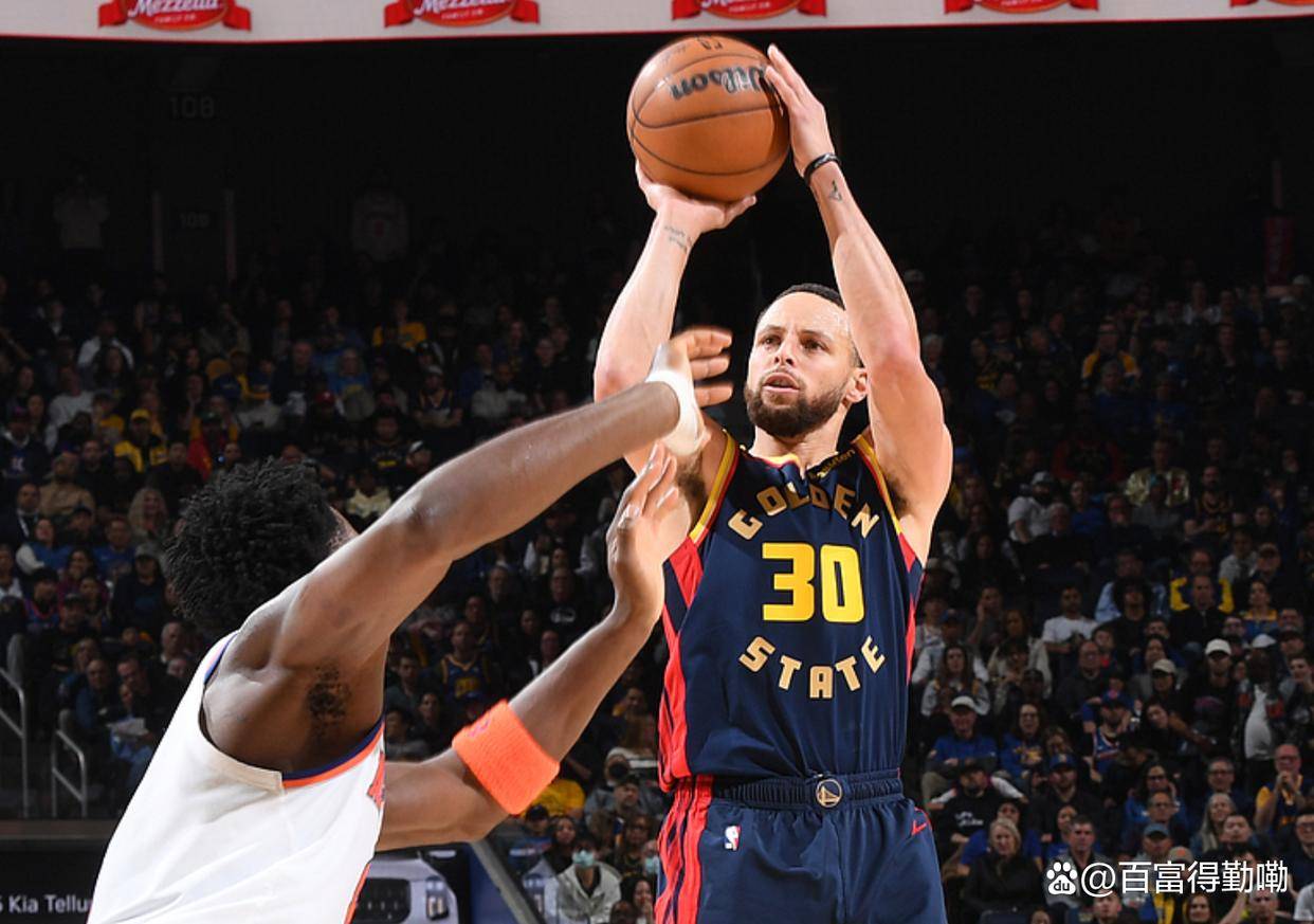 勇士主场击败尼克斯,豪取七连胜 勇士主场击败尼克斯,豪取七连胜