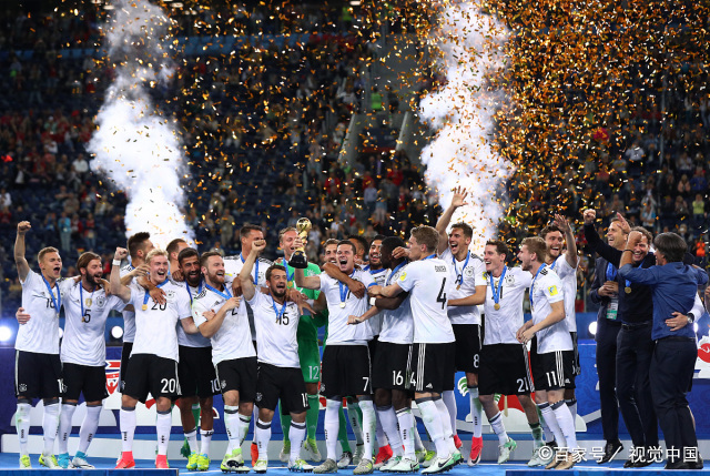 爱游戏官网-包含赛季进入白热化：各队为晋级决赛拼尽全力的词条