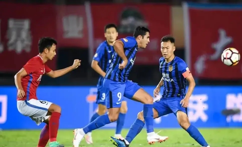 关于广州恒大主场逼平江苏苏宁,保持不败的信息 关于广州恒大主场逼平江苏苏宁,保持不败的信息