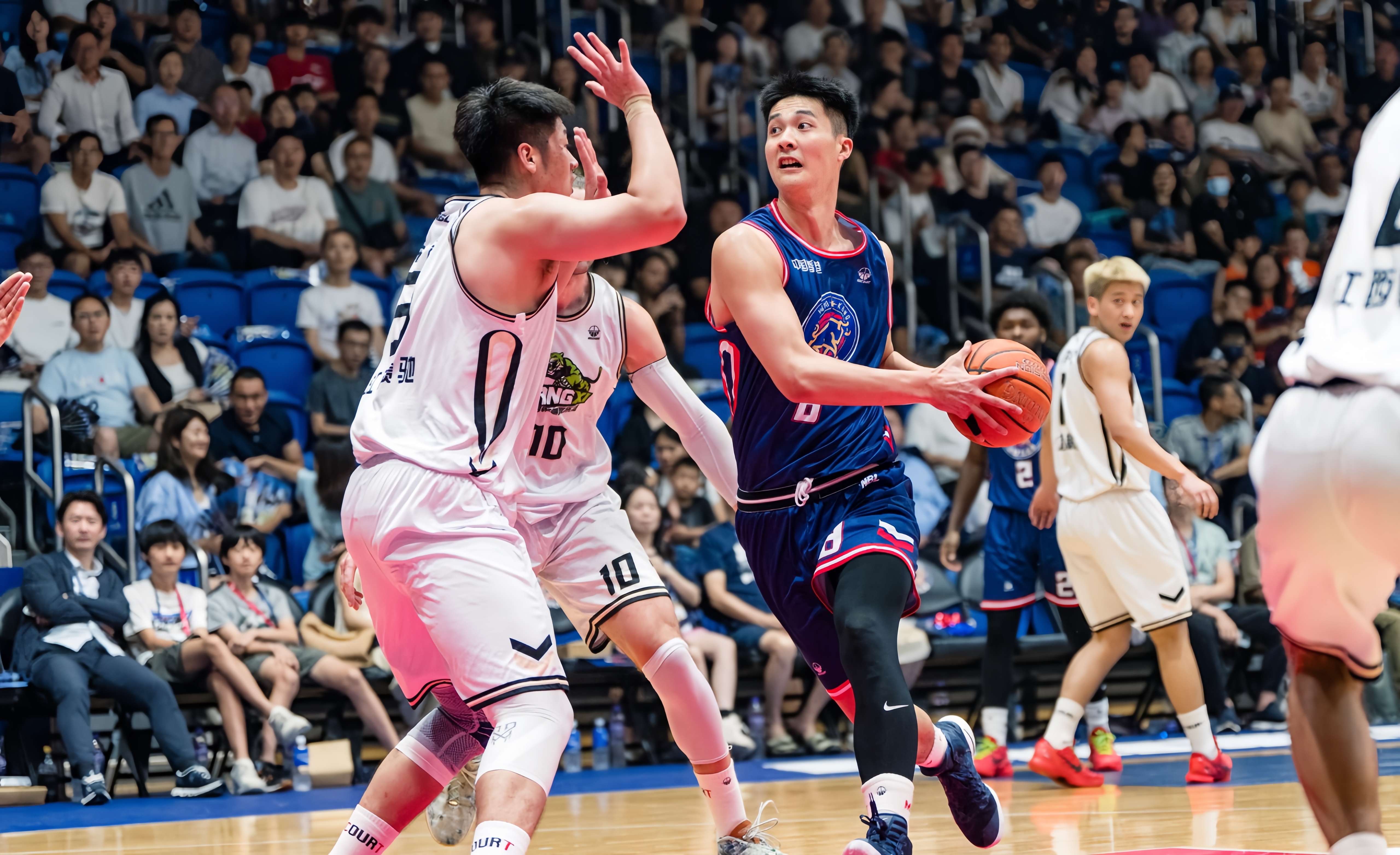 球队在比赛中展现了精湛的技术水平 球队在比赛中展现了精湛的技术水平