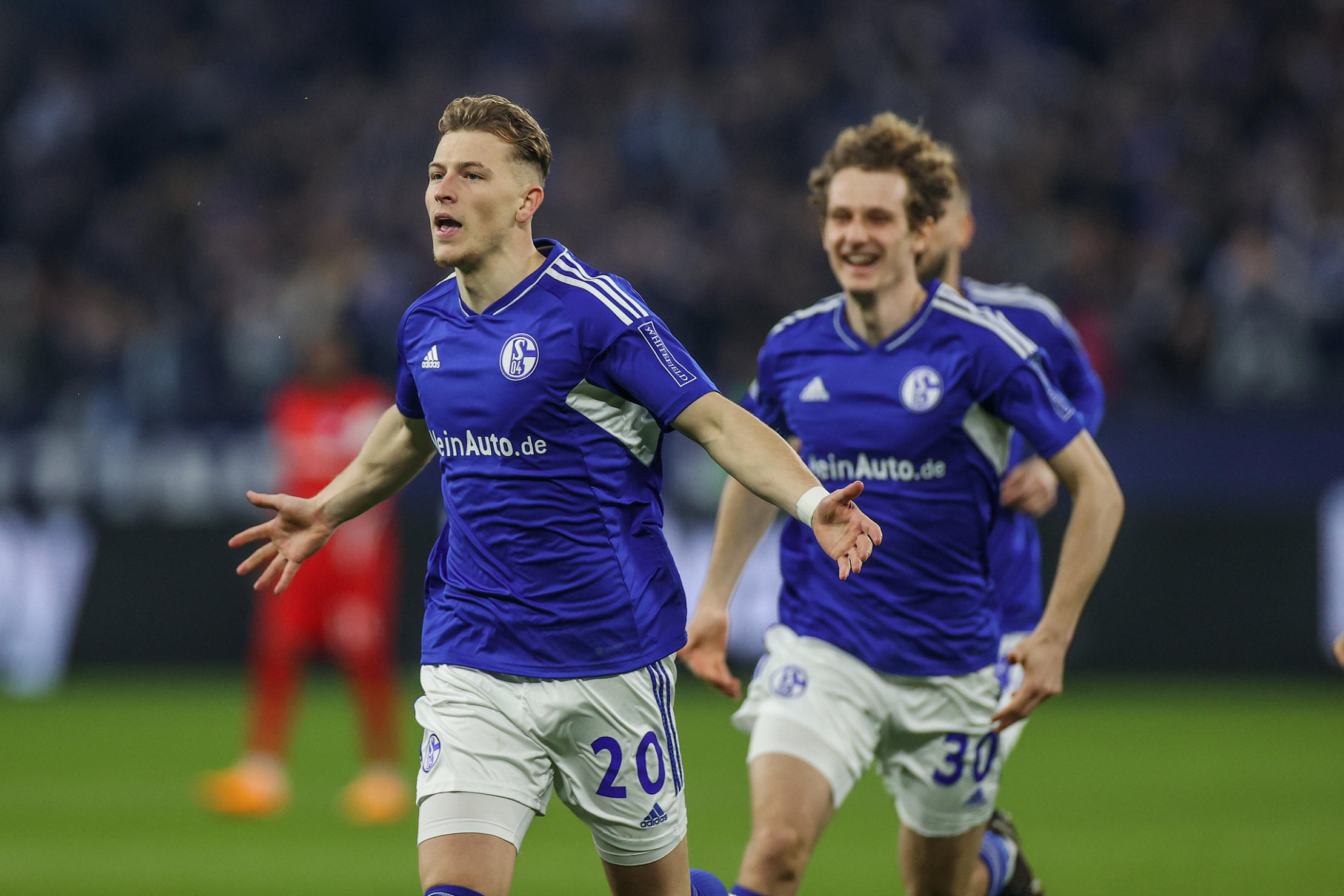 包含沙尔克球员状态飙升,球队朝着胜利前进的词条 包含沙尔克球员状态飙升,球队朝着胜利前进的词条