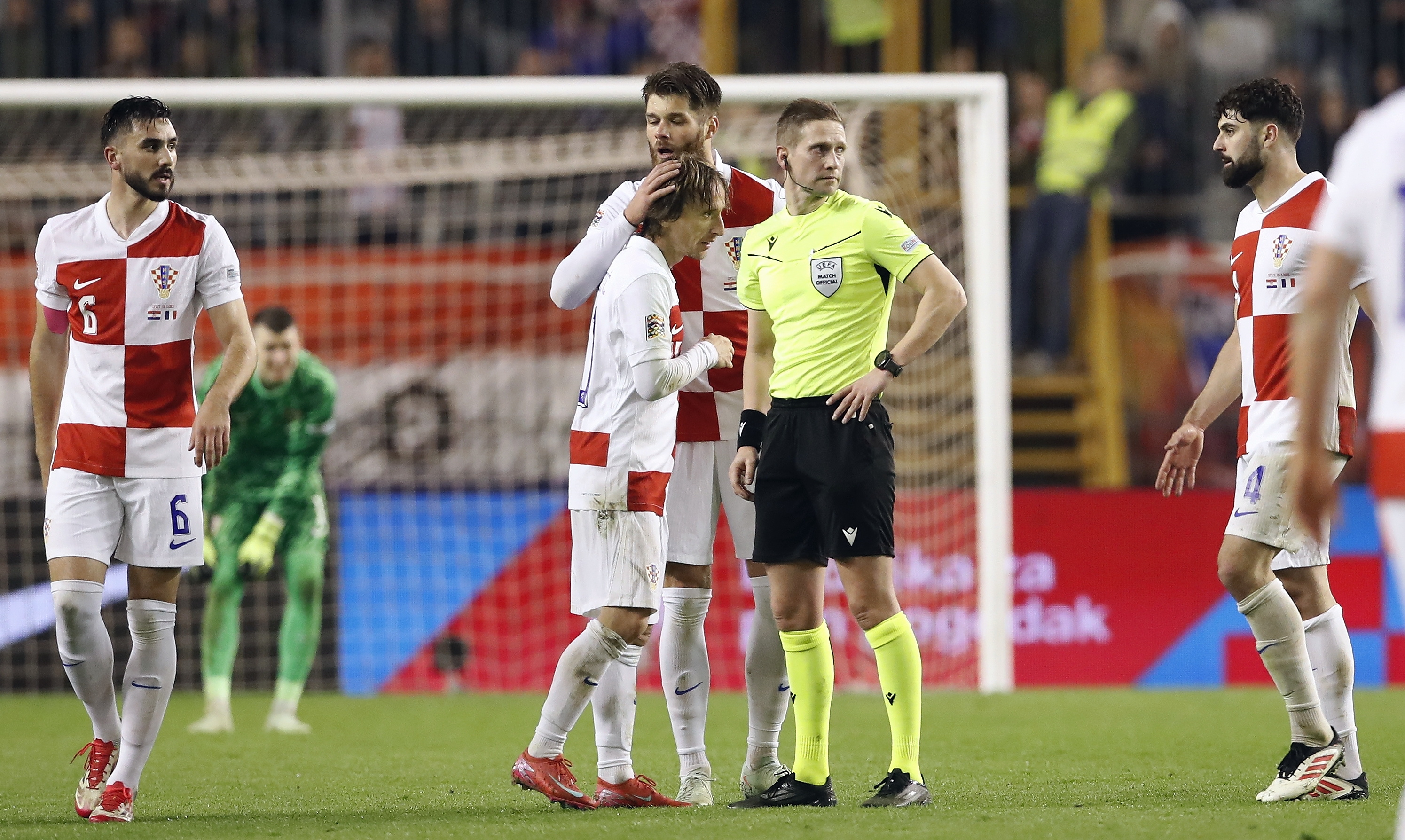 爱游戏在线-足球迷必看！欧国联比赛中的胜负已定的简单介绍