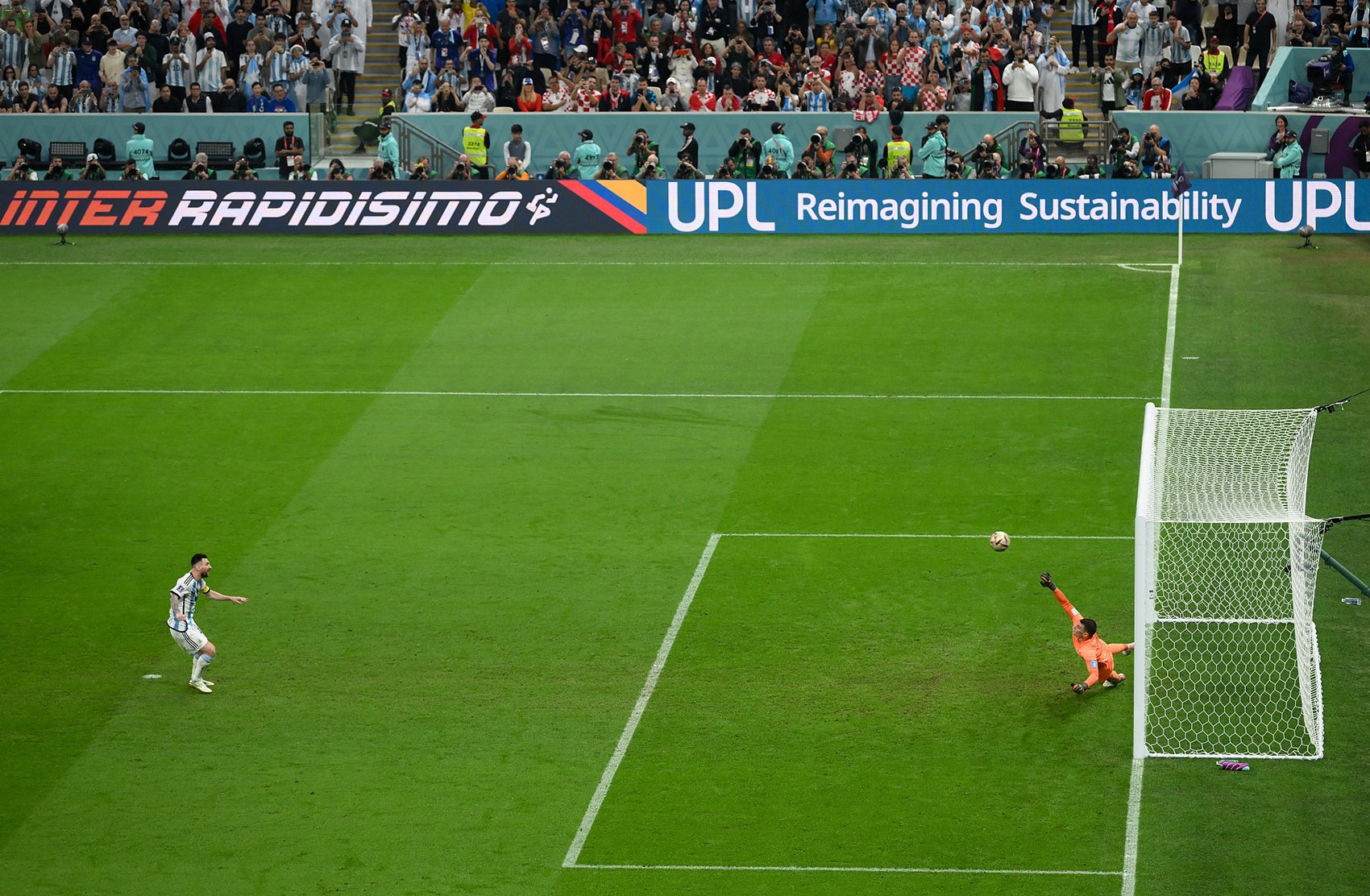 卡塔尔队在欧洲预选赛中大获全胜 卡塔尔队在欧洲预选赛中大获全胜