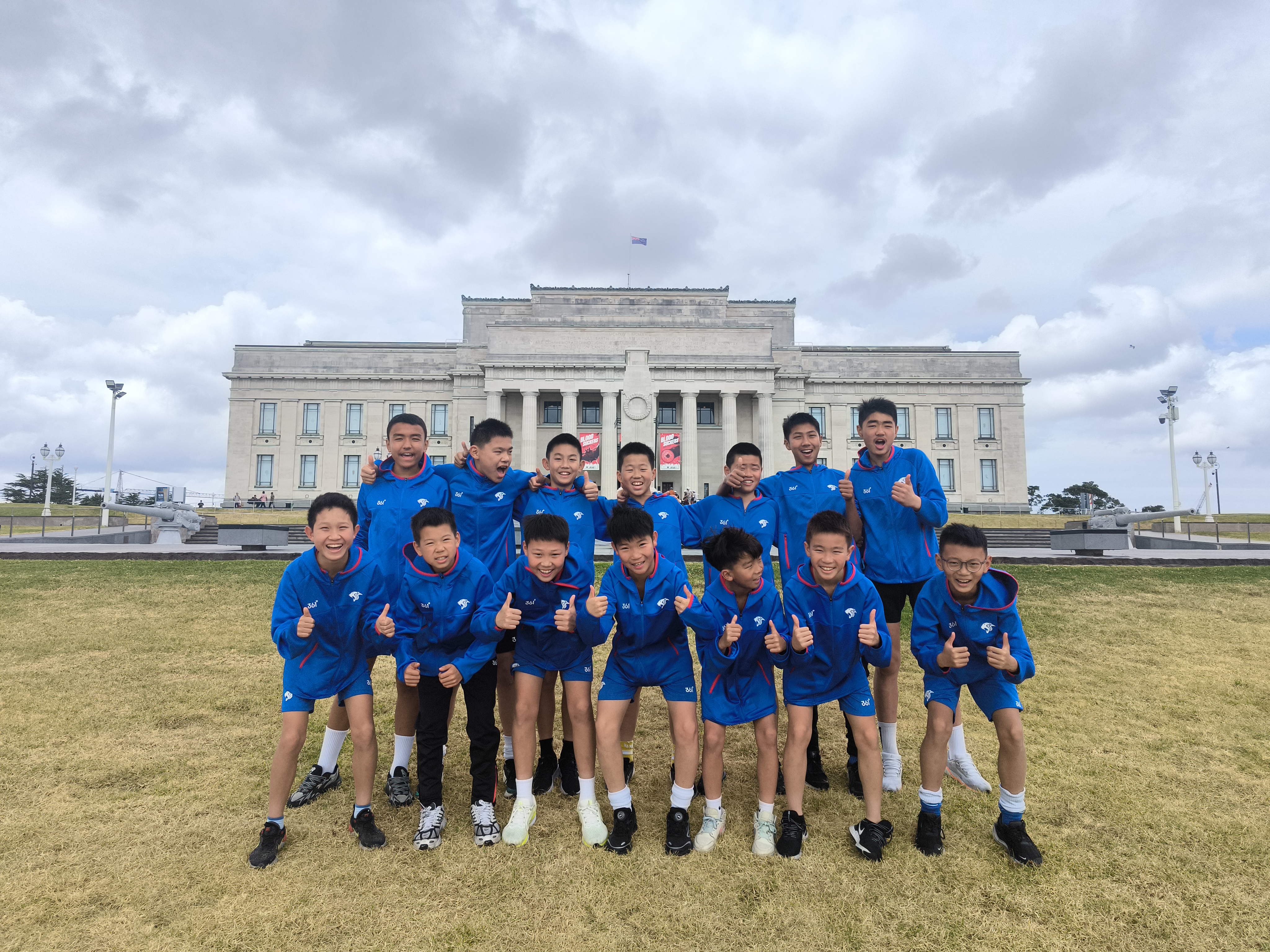 轰动一时!国际顶级足球盛典精彩启幕 轰动一时!国际顶级足球盛典精彩启幕