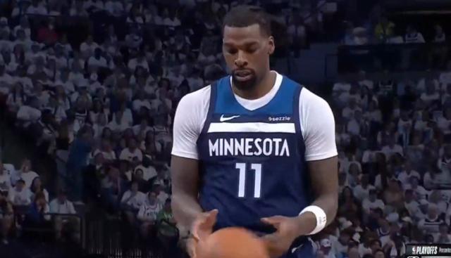 勇士遭遇挑战,不敌森林狼遗憾失利 勇士遭遇挑战,不敌森林狼遗憾失利