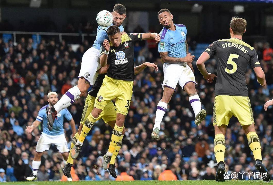 包含南安普顿客场击败瑟盛职业足球俱乐部，续写胜利的词条