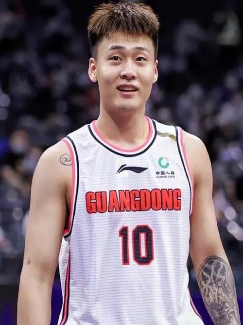 云南男篮在近期的比赛中表现出色实力 云南男篮在近期的比赛中表现出色实力