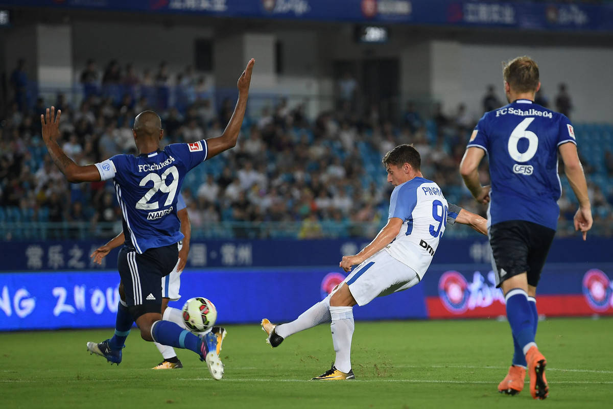 沙尔克在比赛中实现精彩胜利 沙尔克在比赛中实现精彩胜利