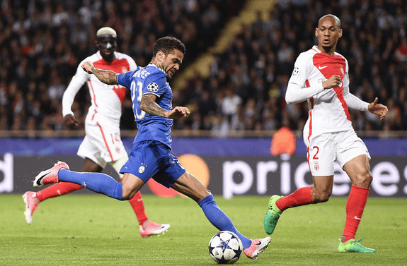 包含卡利亚里队再遭败绩，陷入意甲保级泥沼的词条