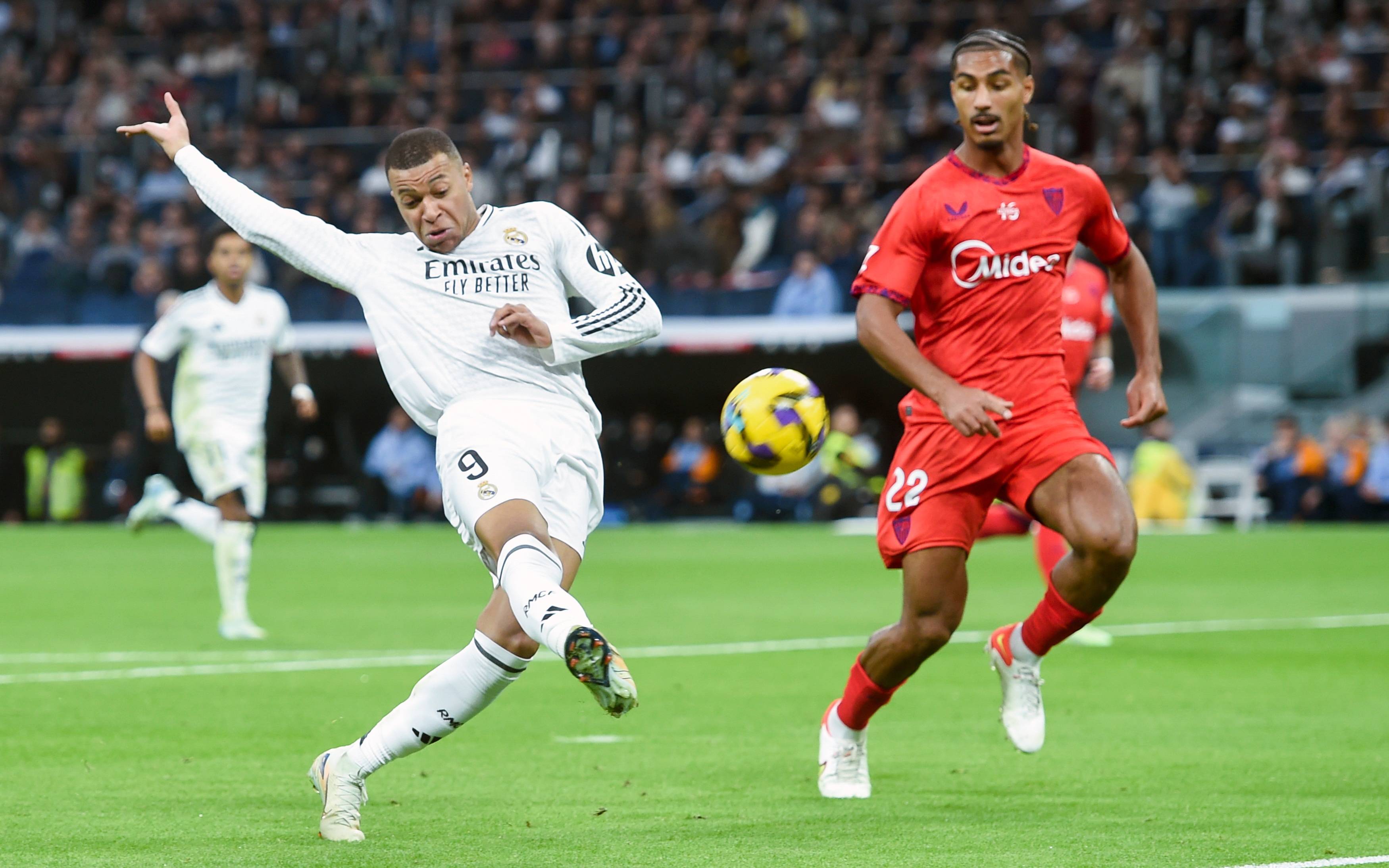 皇马客场击败摩纳哥,继续领跑西甲积分榜 皇马客场击败摩纳哥,继续领跑西甲积分榜