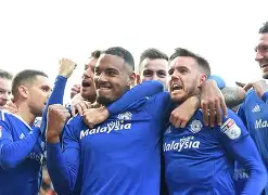 卡迪夫城防线严密,努力保住三分 卡迪夫城防线严密,努力保住三分