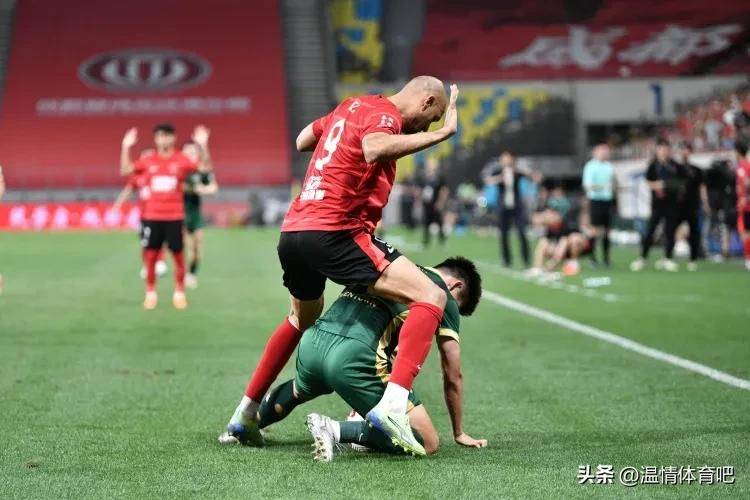 列斯特城客场大胜,继续壮大的简单介绍 列斯特城客场大胜,继续壮大的简单介绍