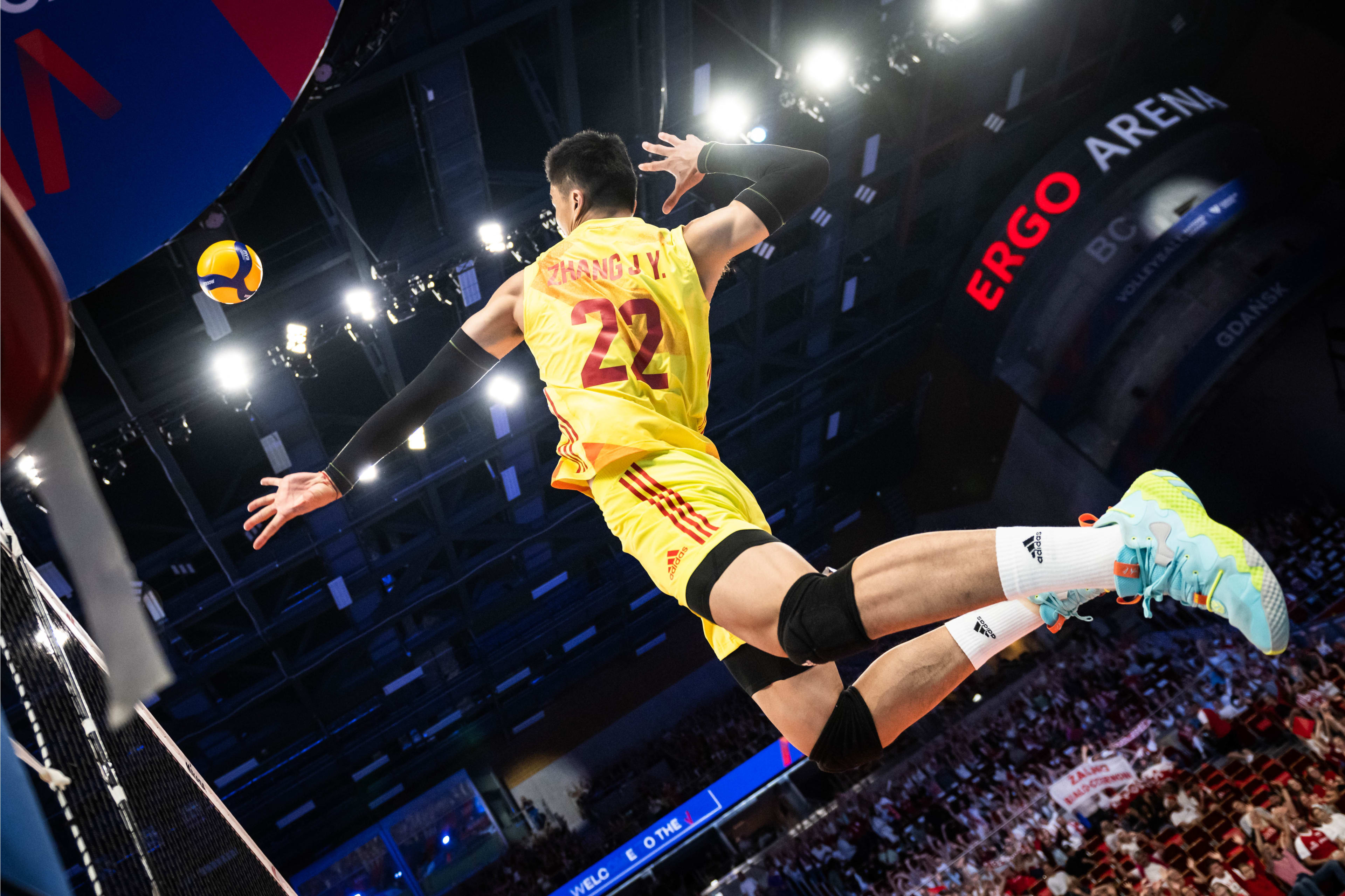 巴黎圣日耳曼遭遇不敌,卫冕冠军露出破绽 巴黎圣日耳曼遭遇不敌,卫冕冠军露出破绽