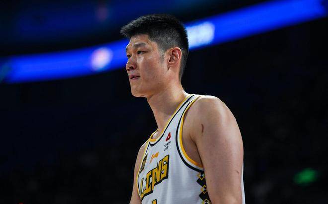 包含关键一球:攻守队员拼尽全力争胜求胜的词条 包含关键一球:攻守队员拼尽全力争胜求胜的词条