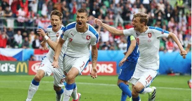 克罗地亚选手破纪录夺冠，赛场掀波澜