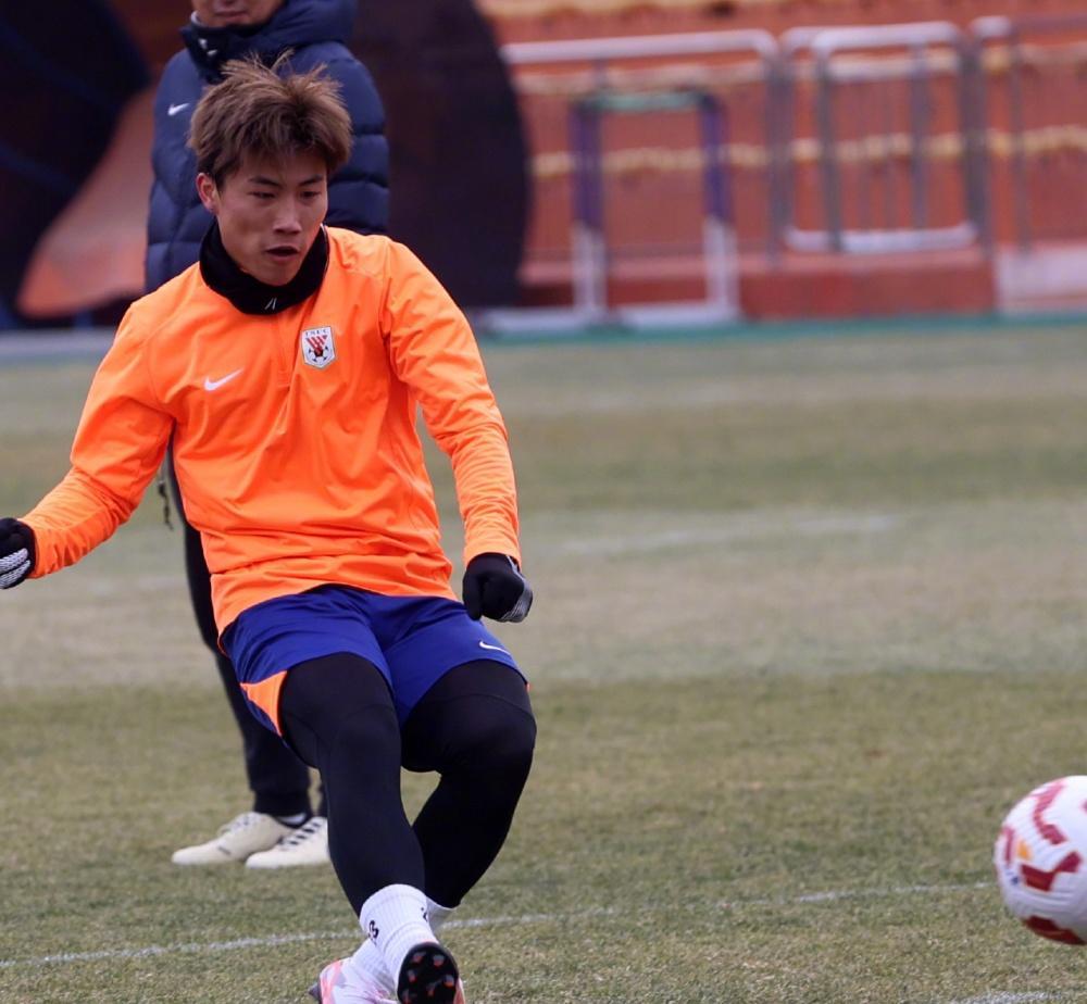 新援加入,球队实力再添新生力量!的简单介绍 新援加入,球队实力再添新生力量!的简单介绍