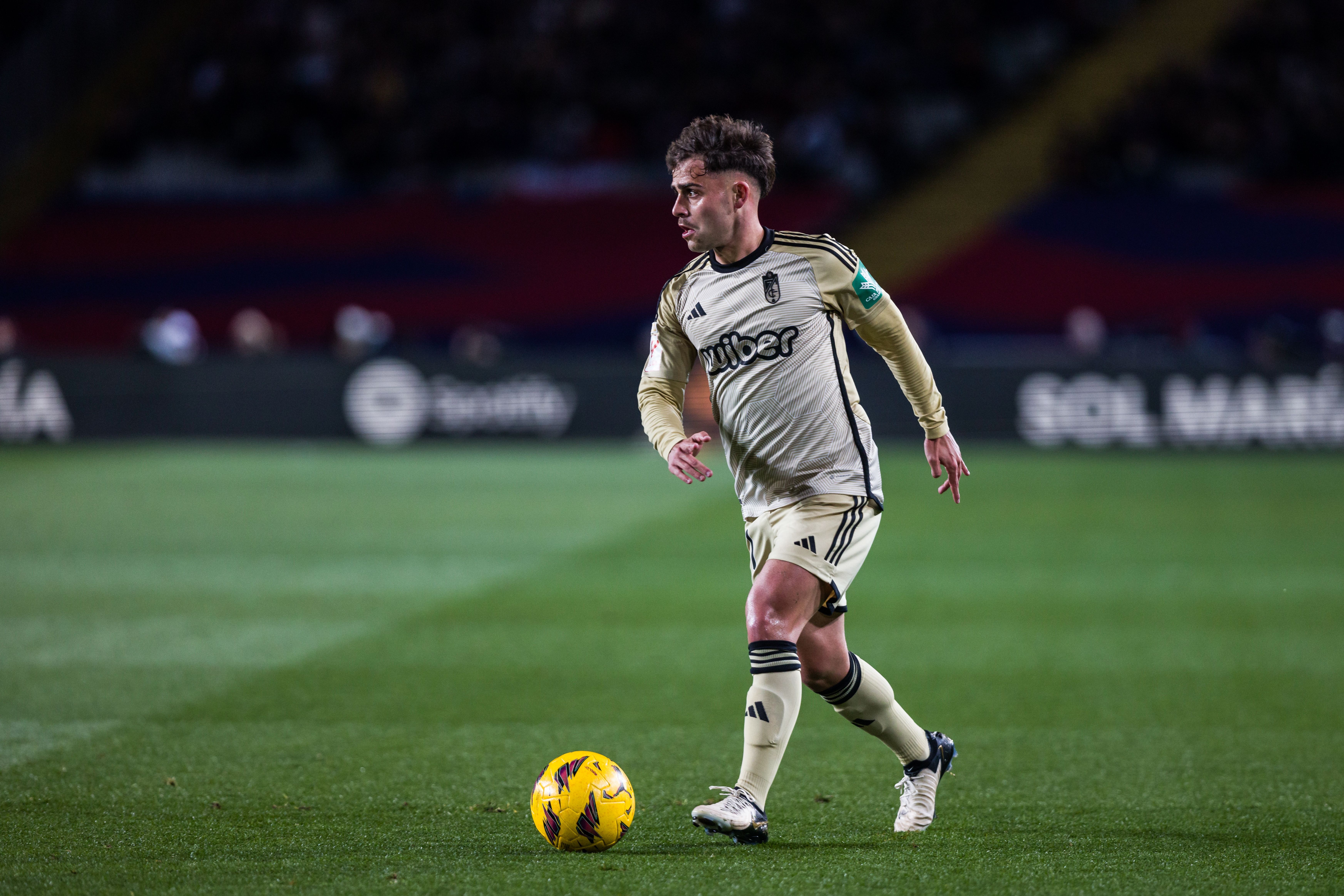 格拉纳达主场主动,战胜对手登上榜首的简单介绍 格拉纳达主场主动,战胜对手登上榜首的简单介绍