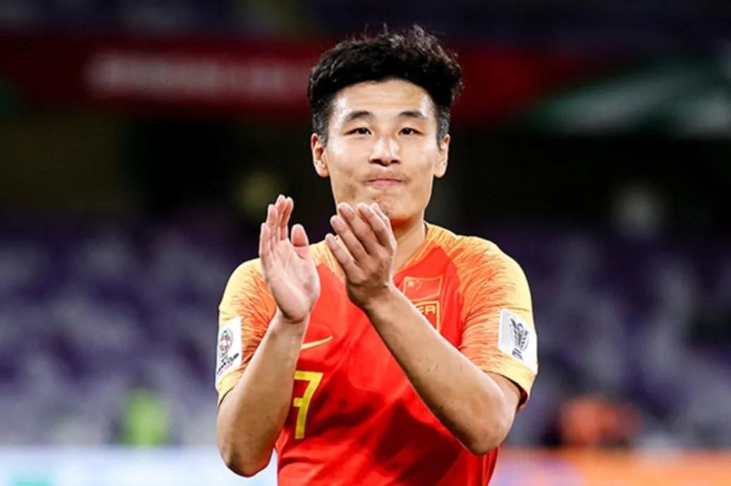 足球明星的飒爽英姿在中国足球联赛中展现