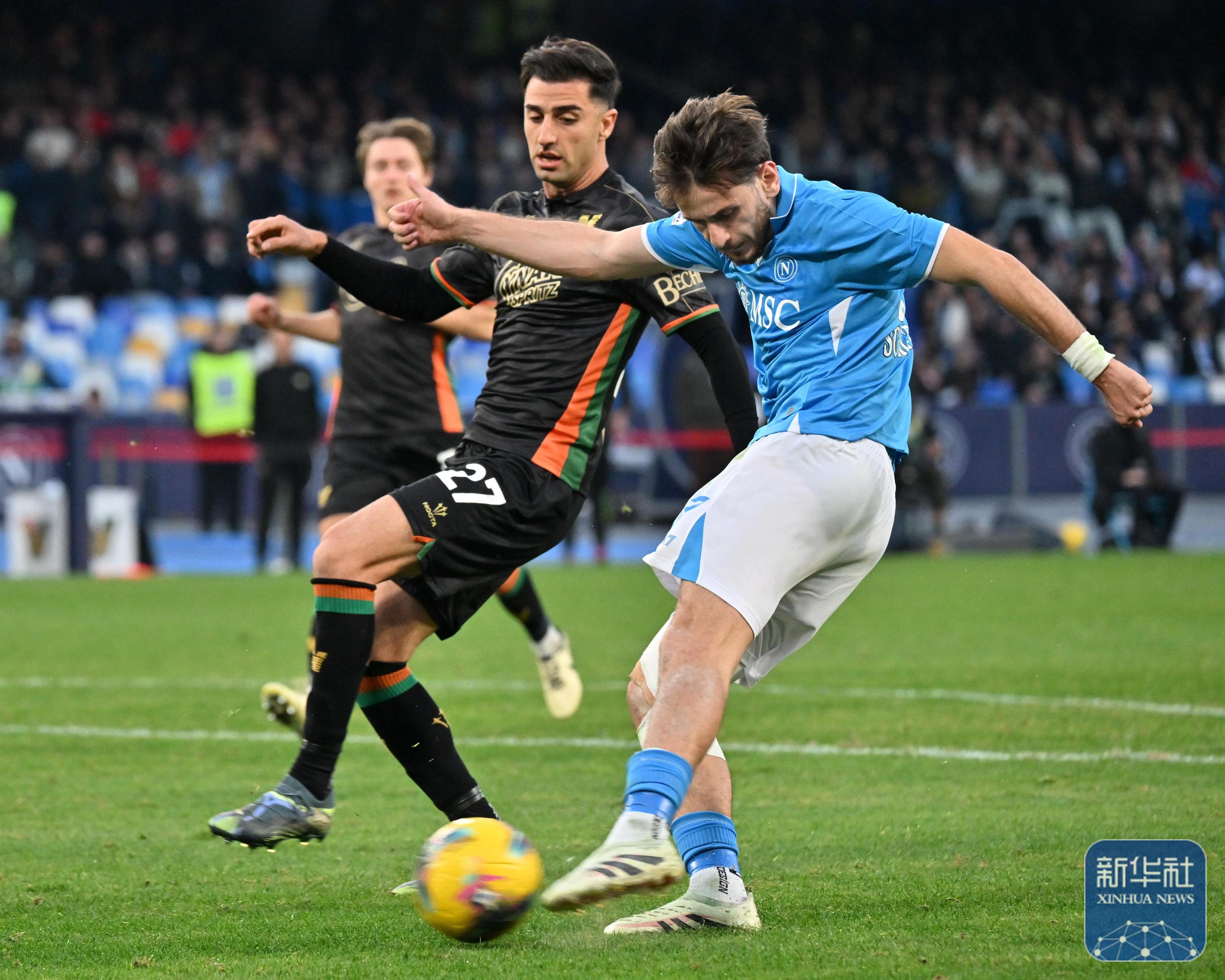 重要足球比赛中的惊心动魄瞬间