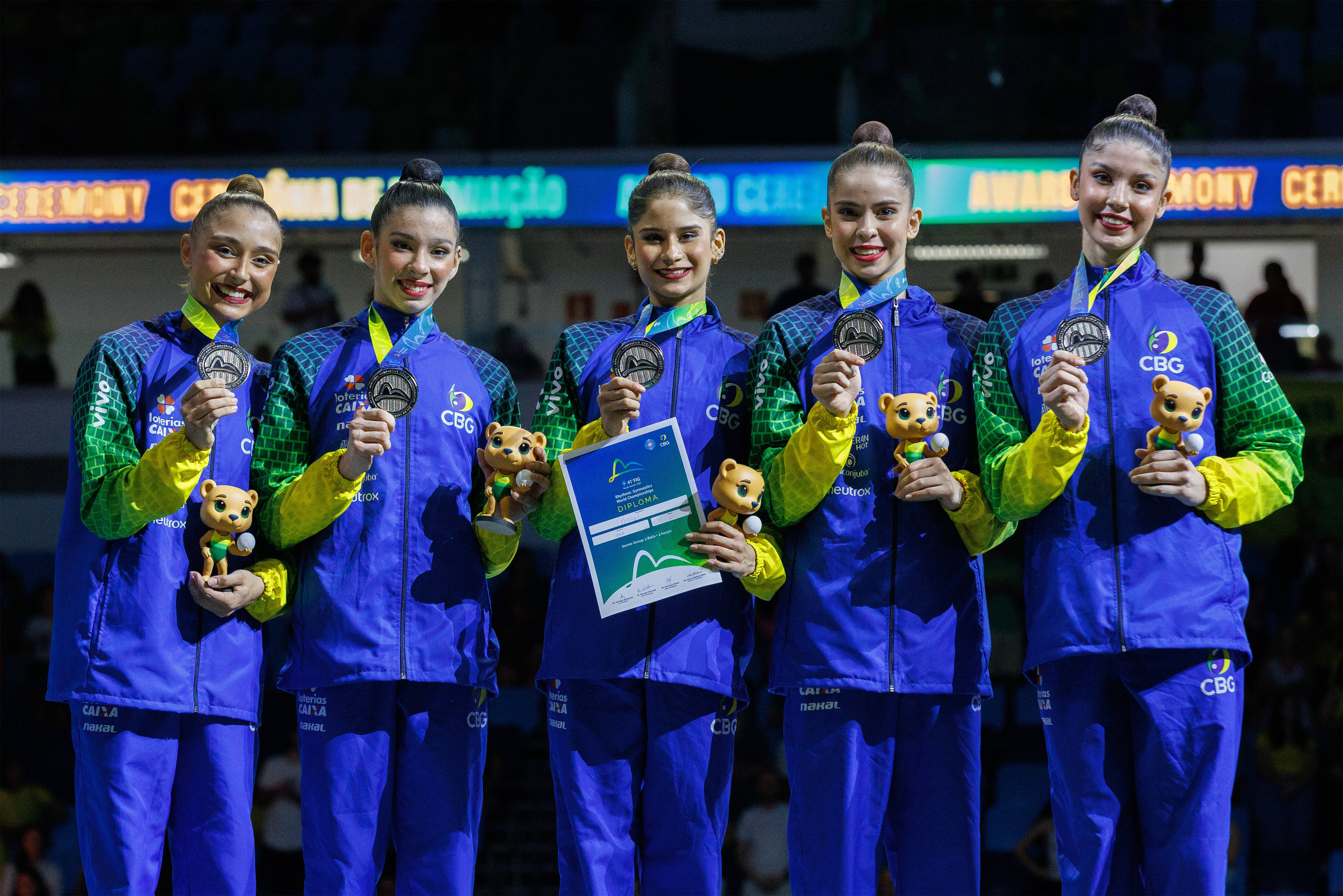 {随机}--巴西体操选手表现抢眼，助力球队胜出