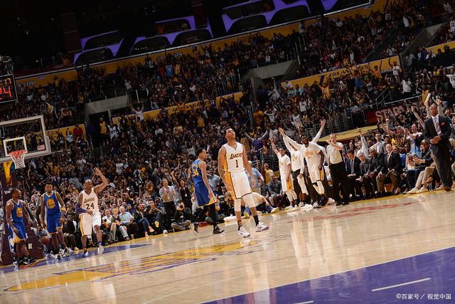 湖人击败太阳,助力队伍晋级西部决赛 湖人击败太阳,助力队伍晋级西部决赛